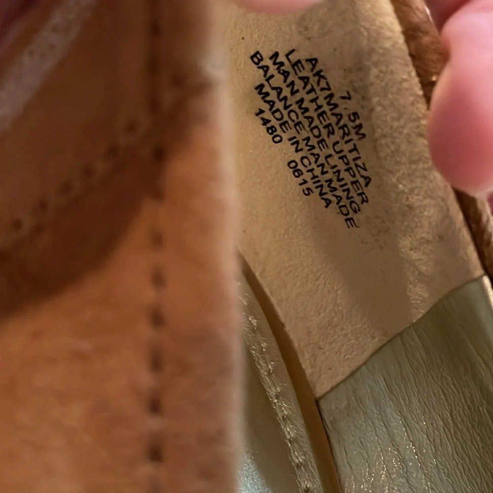 Anne Klein (new) suede iflex kitten heels - Picture 5 of 8